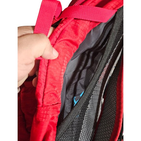High Sierra Mountain Hiking Hunting Red Day Backpack H20 16L EUC 2L Water main image 9